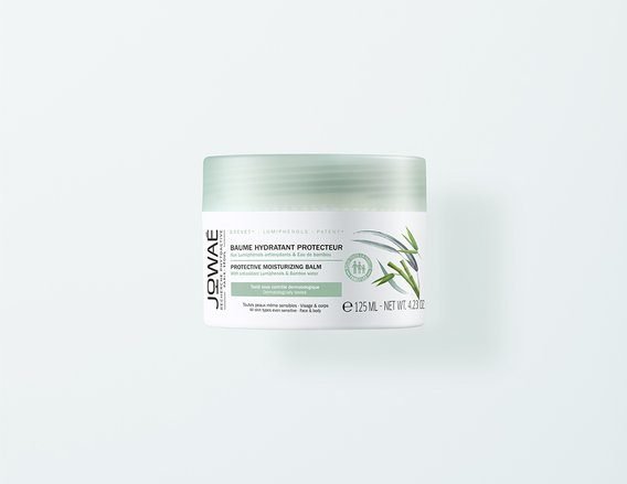 BÁLSAMO HIDRATANTE PROTECTOR Con Lumifenoles antioxidantes y Agua de bambú. Rostro y cuerpo. 96% ingredientes origen natural Hidrata reconforta y protección diaria de la piel. La piel se reequilibra y se calma, está más suave y flexible.