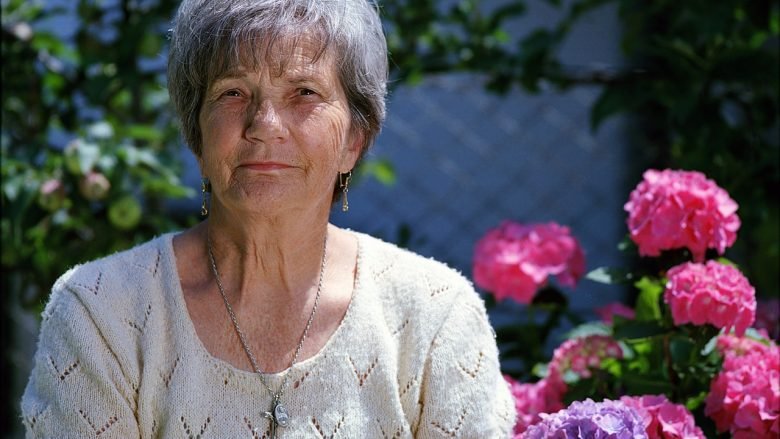 Nutrición y osteoporosis Calcio y vitamina D El calcio y la vitamina D son elementos nutricionales fundamentales en la salud ósea a lo largo de toda la vida