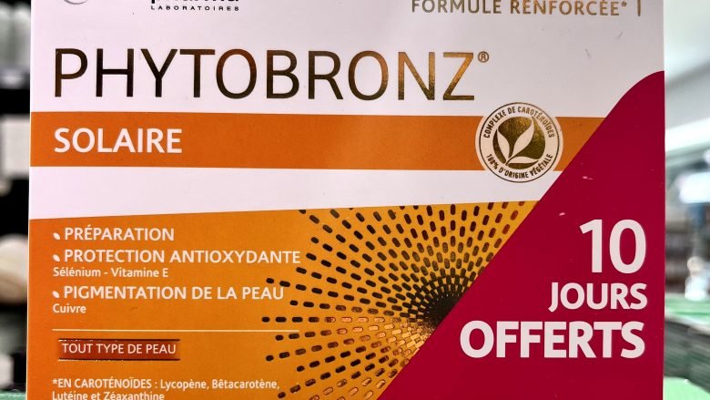 Avec PHYTOBRONZ® formule renforcée, rayonnez tout l’été ! Les Laboratoires Arkopharma créent une nouvelle formule PHYTOBRONZ®, composée d’un complexe de Caroténoïdes 100 % d’origine végétale dont le dosage a été renforcé par rapport à l’ancienne formule, pour vous procurer une peau plus rayonnante et un teint plus unifié.