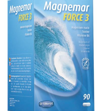 MAGNEMAR FORCE 3 ORTHONAT – 510 mg de Magnesio marino completo al 58,8 %  (300 mg Mg +2 por cápsula) – Taurina 120 mg. – Vitamina B6 2 mg. – Excipientes de carga. POSOLOGÍA: Dos cápsulas al día (1-0-1) desayuno y 1/2 hora antes de acostarse o según prescripción médica.