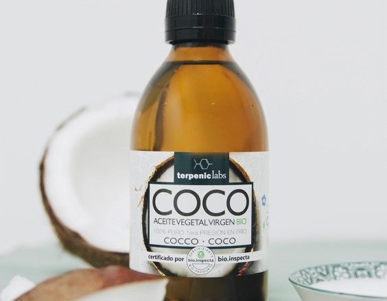 TERPENIC LABS El aceite vegetal de Coco BIO de TERPENIC Labs es de cultivo biológico y se obtiene de la 1.ª presión en frío del fruto del árbol de la palma de coco