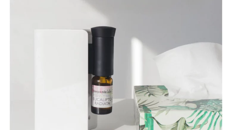 Eucalipto Radiata. Expectorante, antibacteriano, anticatarral y descongestivo respiratorio. El Eucalipto Radiata (Eucalyptus radiata) pertenece a la familia de las Mirtáceas