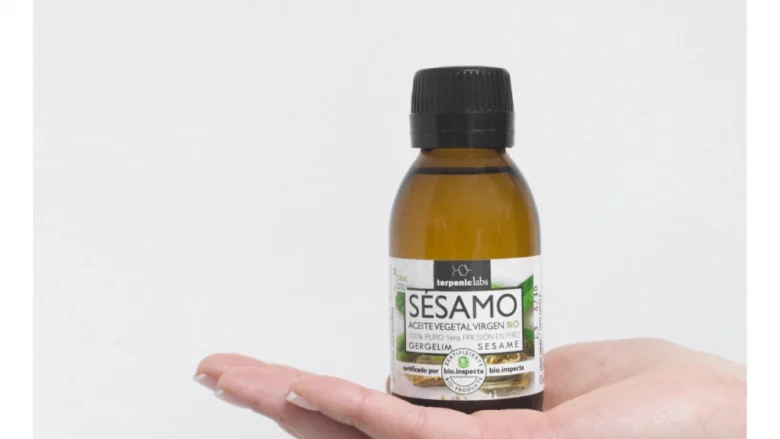 TERPENIC LABS. Sésamo. El aceite vegetal de Sésamo Virgen BIO se obtiene por molturación, prensado en frío y filtración suave de las semillas de la planta Sesamum indicum de la familia Pedaliaceae