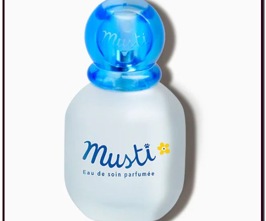 MUSTELA Musti Eau de soin - Perfume bebé. Musti® Eau de soin es un delicado perfume sin alcohol para bebés. Perfuma la piel de forma delicada y segura para el uso en recién nacidos, bebés y niños, desde el nacimiento*.