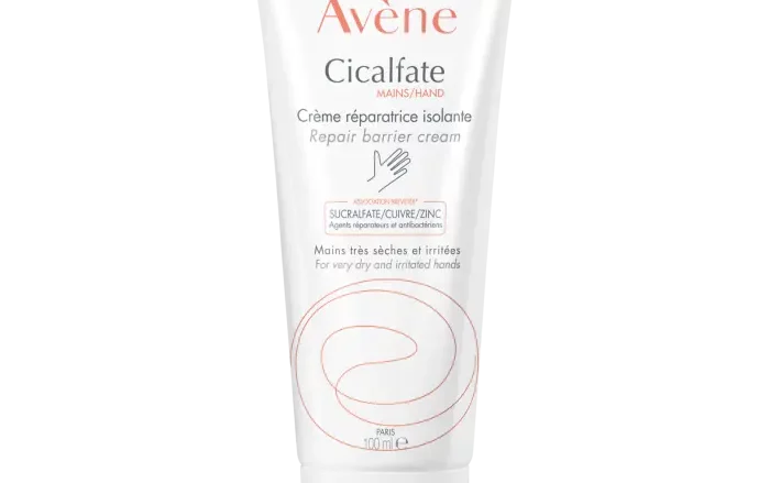 Cicalfate Manos Crema reparadora efecto barrera. Protege - Hidrata - Refacción. Este cuidado calmante envuelve y alivia las manos muy secas, cortadas y agrietadas (piel agrietada) sin dejar una sensación pegajosa.