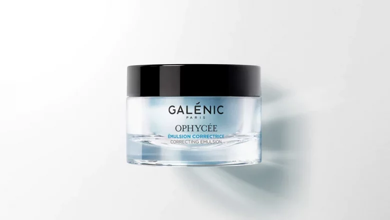 GALÉNIC EMULSIÓN CORRECTORA. Una crema hidratante antiarrugas que alisa la piel, a la vez que le aporta comodidad y esplendor. Es más ligera que la crema.