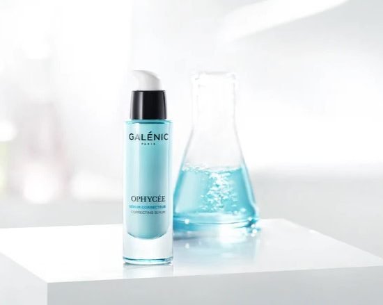 GALÉNIC OPHYCÉE SÉRUM CORRECTOR. Un sérum de una intensidad excepcional que corrige las arrugas para una piel increíblemente más lisa y más joven.