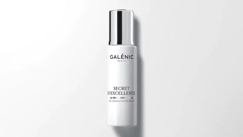GALÉNIC SECRET D'EXCELLENCE EL SÉRUM CONCENTRADO. El concentrado para amar tu edad a cualquier edad. Verdadera inyección concentrada de ingredientes activos*, este sérum global actúa en todos los frentes: alisa las arrugas, hidrata la piel, unifica la tez, aumenta la luminosidad y reafirma los rasgos.