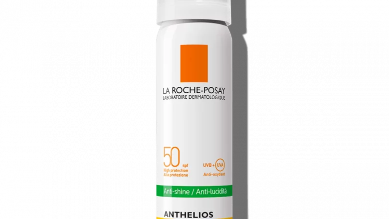 PIEL GRASA Y SENSIBLE ALTA PROTECCIÓN. MATIFICANTE. ANTHELIOS SPF 50 BRUMA FACIAL INVISIBLE ANTI-BRILLOS proporciona una protección muy alta (UVA, UVB)
