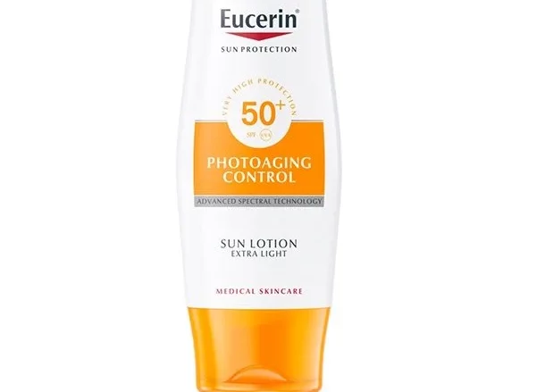 Sun Lotion Photoaging Control Extra Light FPS 50+. Advanced Spectral Technology: protección frente a rayos UVA y UVB, y protección contra la luz HEVL