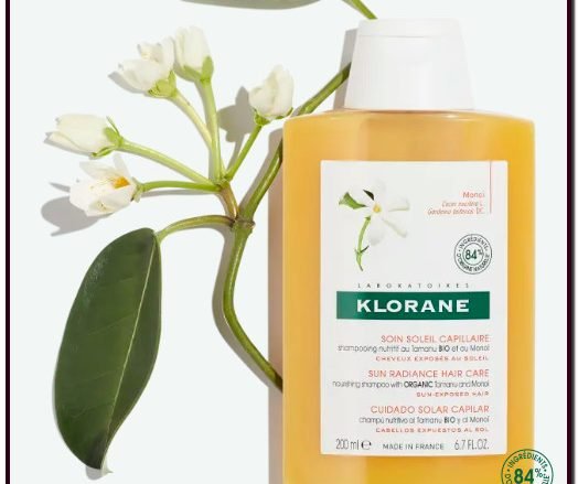 Klorane Polysianes MONOÏ Y TAMANU BIO | SOLAIRE Champú nutritivo aftersun. Repara en profundidad - Nutre - Protege - Suaviza. Este champú nutritivo al tamanu BIO y al monoï protege y repara suavemente el cabello debilitado por el sol. Cabello nutrido, flexible y suave. Nutre, repara, suaviza.