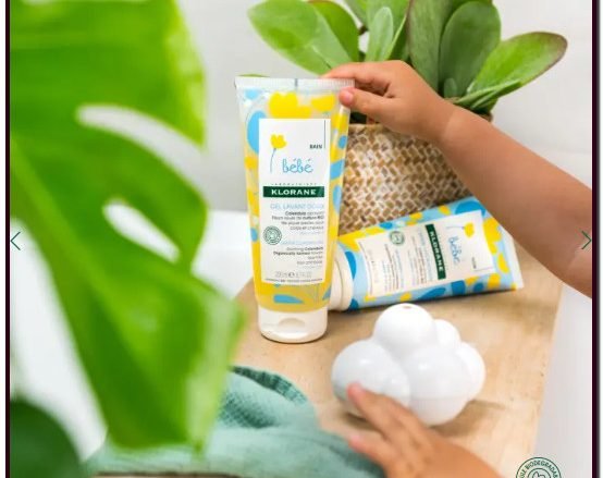 KLORANE CALÉNDULA | BÉBÉ Gel limpiador suave a la Caléndula. Limpia - Calma - Desenreda el cabello. Rico en agentes hidratantes, el suave Gel limpiador con caléndula calmante limpia, alivia y protege el delicado cabello y la piel de los bebés. Fórmula biodegradable. Limpia, calma, protege.