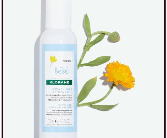 KLORANE Spray para el cambio de pañal Eryteal 3 en 1. Reduce el enrojecimiento del asiento - Calma - Protege. Ligero y práctico, el Spray Eryteal calma, limpia y ayuda a reducir inmediatamente las rojeces en la zona del pañal. Formato higiénico y cómodo. Limpia, protege, calma.