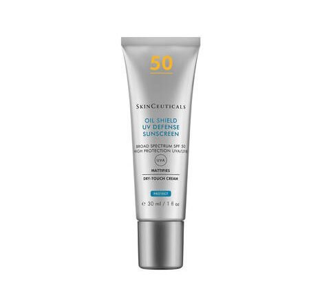 SKINCEUTICALS PROTECCION SOLAR Oil Shield UV Defense SPF 50 es un foto protector matificante con acabado seco que reduce el exceso de grasa además de ofrecer una muy alta foto protección UV/UVB.