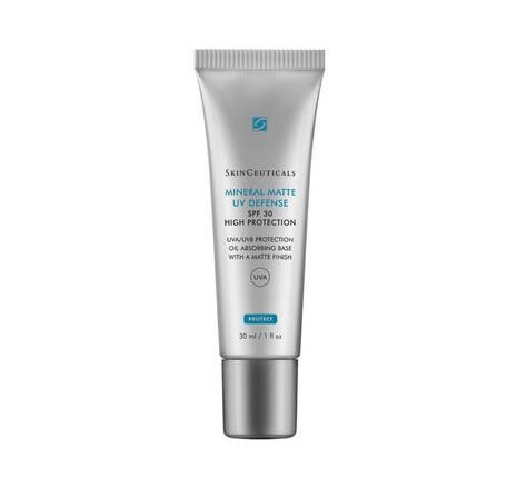 SKINCEUTICALS PROTECCION SOLAR Mineral Matte UV Defense SPF 30 es un foto protector diario 100 % mineral de alta protección, capaz de absorber el exceso de grasa, minimizando los brillos de la piel