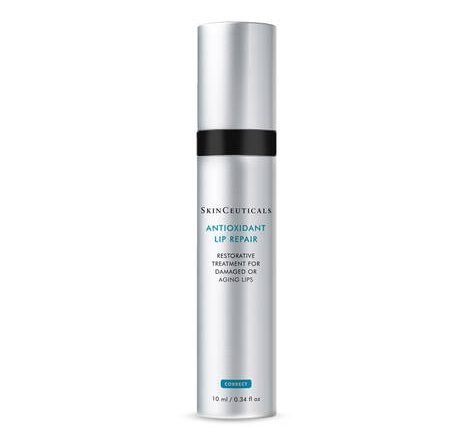 SKINCEUTICALS Antioxidant Lip Repair es un tratamiento emoliente que contribuye a mejorar los daños ambientales a la vez que suaviza y afina la superficie de los labios.