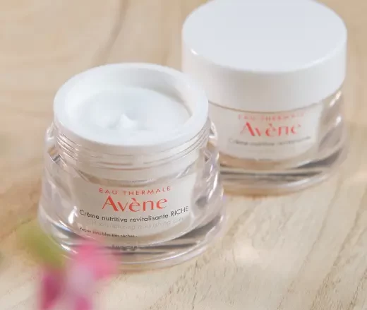 AVÈNE CUIDADO DIARIO PROTECTOR Y NUTRITIVO. Crema nutritiva revitalizante. Nutre intensamente la piel de seca a muy seca. Alivio duradero de las sensaciones de "inconfort".