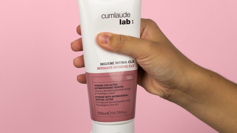 CUMLAUDE LAB Higiene Íntima CLX Inflamaciones y Molestias. Gel limpiador de acción higienizante y protectora en formato eco-responsable. HIPOALERGÉNICO, CLÍNICAMENTE TESTADO, GINECOLÓGICAMENTE TESTADO.