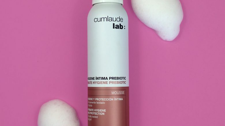 Higiene Íntima Prebiotic Mousse. Higiene Íntima. Inflamaciones y Molestias. Mousse para la higiene íntima femenina. HIPOALERGÉNICO. CLÍNICAMENTE TESTADO. GINECOLÓGICAMENTE TESTADO