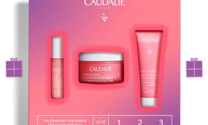 CAUDALIE Cofre Los Esenciales Hidratación Vinosource-Hydra Tipo de piel : Piel normal Necesita : Hidratación & Pieles sensibles Ingredientes clave : Agua de uva bio, Polifenoles ¿Qué es? Déjate seducir por Los Esenciales Hidratación de Caudalie. En este cofre de edición limitada, encontrarás La Crema S.O.S Hidratación Intensa Vinosource–Hydra 50 mL + 2 productos complementarios de la misma línea en formato de viaje de regalo: el Sérum Hialurónico S.O.S 10 mL y la Mascarilla-Crema Hidratante 15 mL. El ritual de belleza Vinosource-Hydra ofrece una solución de hidratación natural para hidratar intensamente, atenuar las rojeces y proporcionar un confort de larga duración, incluso a las pieles más sensibles.
