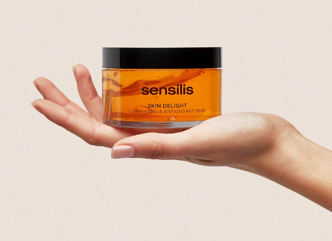 Skin Delight [Mascarilla] Con Vitamina C estabilizada y un toque de Ácido Hialurónico, esta mascarilla con textura gel tendrá un efecto iluminador, antioxidante y energizante en tu piel. 