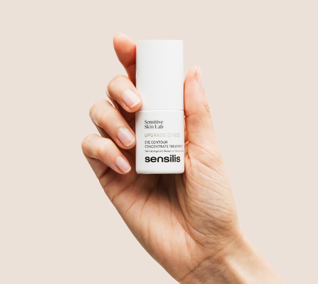 Upgrade [Ojos] El contorno Upgrade [Ojos] es ideal para el contorno ocular: alisará las arrugas y líneas de expresión, reafirmará tus párpados y reducirá extraordinariamente tus ojeras y bolsas.