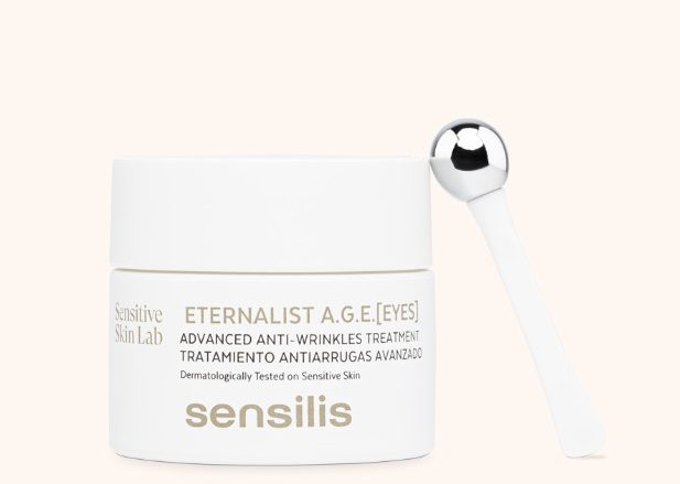 Eternalist A.G.E. [Ojos] Crema reparadora para el contorno de los ojos con complejo revitalizante y antiarrugas avanzado que corrige arrugas, difumina bolsas y ojeras y reafirma el párpado caído. Incluye aplicador metálico Sensilis.