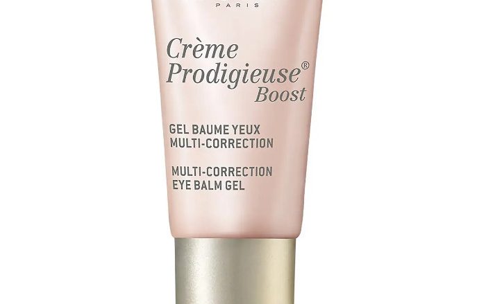 NUXE Gel bálsamo contorno de ojos multi-corrección, Crème Prodigieuse® Boost 15 ml Gel bálsamo contorno de ojos multi-corrección Todos los tipos de piel.. 91 % de ingredientes de origen natural Este gel bálsamo contorno de ojos con cafeína vegetal y complejo antioxidante con flor de jazmín corrige los principales marcadores que alteran la juventud de la mirada (bolsas, ojeras) y ayuda a proteger esta frágil zona de las agresiones externas. Su textura delicada y refrescante alisa el contorno del ojo y difumina las ojeras y las bolsas.