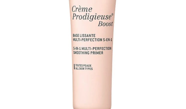 NUXE Base Alisadora Multi-Perfección 5-en-1, Crème Prodigieuse® Boost 30 ml Tratamiento difuminador antiedad, efecto piel desnuda Todos los tipos de piel.. 77 % de ingredientes de origen natural Esta Base Alisadora Multi-Perfección 5-en-1 con complejo antioxidante con flor de Jazmín y polvos perfeccionadores de origen natural actúa en 5 signos visibles provocados por un estilo de vida intenso: primeros signos de la edad, marcas de fatiga, tez apagada, imperfecciones, brillo. En 15 segundos, las irregularidades se difuminan. Día tras día, las bolsas y las ojeras se atenúan. Sin color, su textura difuminadora revela una piel perfecta, incluso sin maquillaje, con un efecto «piel desnuda» natural. Es no comedogénica y respeta el equilibrio de la piel, ha sido probada clínicamente probada.