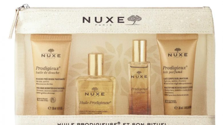 NUXE Neceser Prodigieuse Huile Prodigieuse y su ritual Déjese conquistar por la intensa sensorialidad de la gama Prodigieuse® y su mítica fragancia (Flor de Azahar, Magnolia y Vainilla). Este neceser contiene: - 1 Prodigieux® aceite de ducha 30 ml - 1 Huile Prodigieuse® 30 ml - 1 Prodigieux® le parfum 15 ml - 1 Prodigieux® leche perfumada 30 ml Tratamientos formulados y fabricados en Francia.
