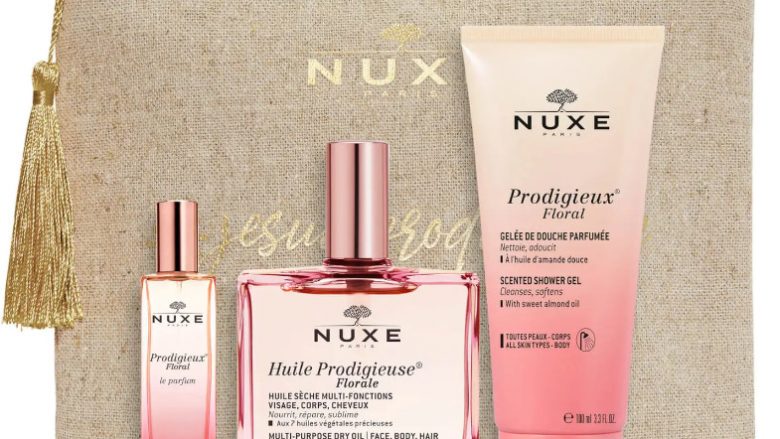 NUXE Mi ritual de belleza Prodigieux® Floral Mis esenciales Prodigieux® Florale Happy in pink! Nada mejor para ver la vida en rosa que el Neceser Nuxe Floral y su variación de placeres delicadamente perfumados: - Prodigieux® Floral Gel de Ducha Perfumado 100 ml - Huile Prodigieuse® Florale 50 ml - Prodigieux® Floral le parfum 15 ml Tratamientos formulados y fabricados en Francia. Los productos se presentan en un neceser de 22,5 x 15,5 cm, fabricado con un 55 % de lino y un 45 % de algodón.