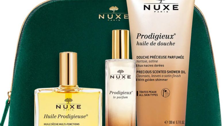 NUXE Los esenciales Prodigieux® Los indispensables para sublimar la piel Descubra los tratamientos Prodigieux® para hidratar y sublimar su piel. El neceser contiene: - 1 Prodigieux® Aceite de ducha 200 ml - 1 Aceite seco Huile Prodigieuse 50 ml - 1 Prodigieux® le parfum 30 ml y un neceser de terciopelo verde. Los elementos que componen el neceser se entregan por separado.