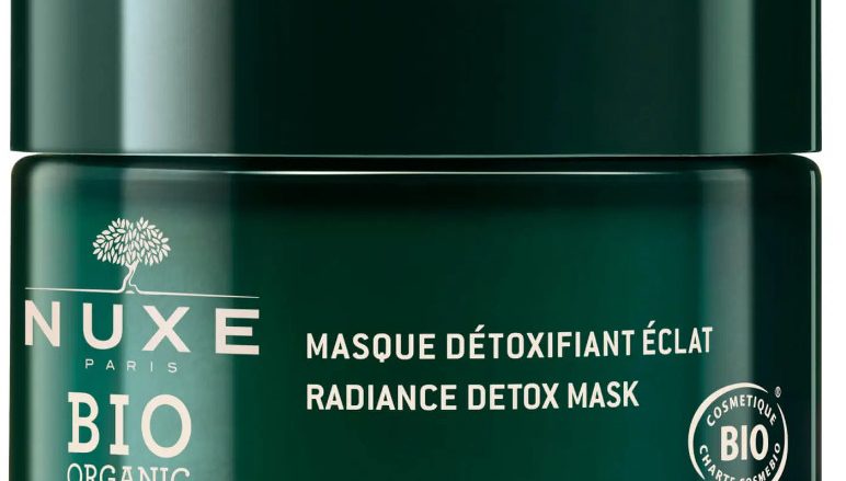NUXE Mascarilla Detoxificante Luminosidad 50 ml, Nuxe BIO Detoxifica y refuerza la luminosidad de la piel. Todos los tipos de piel. 98 % de ingredientes de origen natural 51 % del total de ingredientes procedentes de la agricultura ecológica. Esta mascarilla facial bio* formulada con aceite de Sésamo con extracto de Cítricos ayuda a purificar la piel al captar las impurezas y a detoxificarla. Su gel sensorial se transforma en aceite y después en leche para aclararse en un abrir y cerrar de ojos y desvelar una tez fresca y radiante. La piel está detoxificada, purificada y llena de vitalidad. El 90 % de las mujeres nota la luminosidad de la piel reavivada.** *certificación bio **Prueba de uso - 21 voluntarias. % de satisfacción tras 21 días