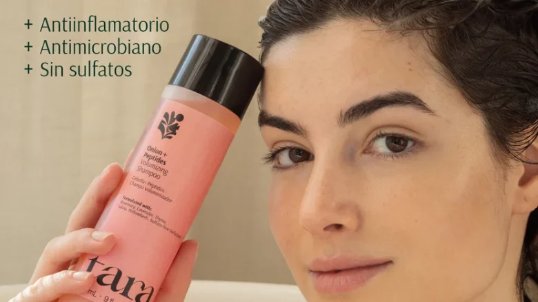 PRODUCTES DE PROTECCIÓ CAPIL·LAR DE TARA FÓRMULA Tara Formula és una marca especialitzada en cura capil·lar d’alta eficàcia, amb una filosofia scalp-first: tractar primer el cuir cabellut per millorar la salut dels cabells des de l’arrel. Les seves fórmules combinen extractes botànics potents i actius biotecnològics com: Ajo negre ABG10+: antioxidant 10 vegades més potent, reforça l’arrel i revitalitza. Ceramida NP: segella puntes, blinda hidratació i repara la fibra. Complex multivitamínic (A, C, E, B5, H): millora la salut del cuir cabellut i estimula el creixement. Extracte de dàtil: redueix la ruptura fins a un 50% i aporta humitat. La marca ofereix: Xampús (volum, detox, densitat, nutrició) Acondicionadors (hidratants, nutritius, regeneradors) Màscares reparadores Sèrums per al cuir cabellut (anticaiguda, calmants, densificadors) Rutines completes per a problemes específics (anticaiguda, volum, reparació) Tots els productes són sense sulfats, silicones, parabens, olis minerals, cruelty-free i dermatològicament testats.