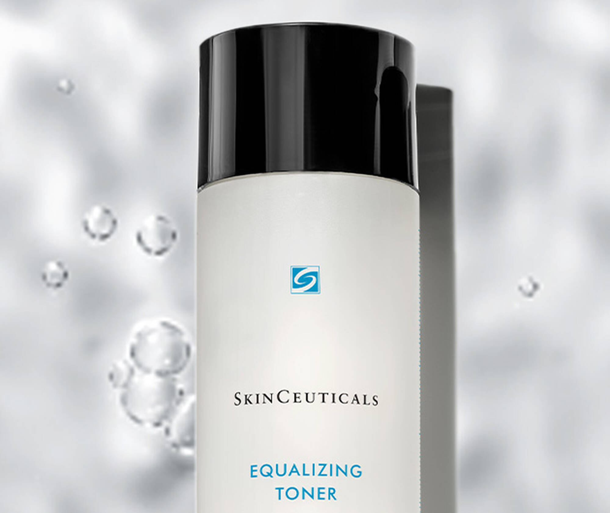 Comprar SkinCeuticals Equalizing Toner en Gran Farmacia Andorra ayuda a refrescar y suavizar la textura de la piel eliminando el exceso de residuos. Equalizing Toner es un tónico exfoliante específico que ayuda a refrescar y restaurar la piel, al mismo tiempo que elimina el exceso de residuos. Este Equalizing Toner del pH combina ácidos hidroxílicos para exfoliar suavemente las células muertas de la piel, con extractos botánicos de hamamelis, romero, áloe y manzanilla para suavizar, calmar y tonificar la piel.