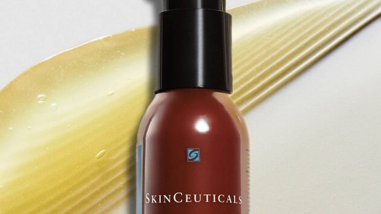 Comprar SKINCEUTICALS Phloretin CF gel en Gran Farmacia Andorra. Phloretin CF gel es un antioxidante revolucionario. Un sérum diario con 10 % de vitamina C pura que proporciona protección ambiental avanzada y reduce la hiperpigmentación de la piel y las líneas de expresión, mejorando el tono y suavidad de la piel. Phloretin CF gel es un antioxidante revolucionario con una tecnología que combina un 2 % de floretina, un 10 % de vitamina C pura (ácido L-ascórbico) y un 0,5 % de ácido Ferúlico para brindar una protección reforzada frente al envejecimiento de la piel por causas atmosféricas: deterioro ambiental y signos prematuros del envejecimiento como consecuencia de los radicales libres procedentes de la radiación UVA/UVB. Este antioxidante tópico diario con vitamina C también ayuda a disminuir la apariencia de la hiperpigmentación. Afina la textura de la piel y mejora el tono de la piel. Proporciona protección ambiental avanzada neutralizando la acción perjudicial de los radicales libres.  Disminuye el aspecto de la hiperpigmentación y afina la textura.  Textura suave en gel reconfortante, ideal para la piel normal, grasa y mixta. Bien tolerado por los hombres después del afeitado.