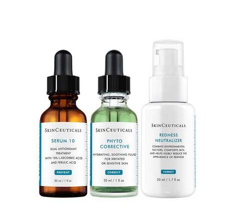 Comprar Rutina Calmante de SkinCeuticals en Gran Farmacia andorra. La piel sensible se tiene que cuidar y tratar de una forma específica! Con productos y cosméticos adecuados para este tipo de piel, ya que las pieles sensibles son más propensas a reaccionar o no tolerar la aplicación de ciertos productos. Si tu piel se deshidrata y se seca con facilidad, significa que tu barrera de protección de la piel no funciona correctamente, es decir, tienes una piel más sensible de lo habitual. Esta piel es mucho más delicada y los componentes de muchos productos causan su irritación, haciendo que tu cutis se seque y pierda su humedad natural. Por este motivo, debes utilizar productos destinados a rostros sensibles. Este tipo de piel puede ser causa de factores internos, como la edad, la genética, el estrés e incluso una mala alimentación; o también puede ser el resultado de factores externos como la contaminación, la humedad, el clima, el viento o los rayos del sol así­ como los productos cosméticos agresivos, como jabones con perfumes y alcohol en su composición. As­í que ya sabes, ¡fuera estos tratamientos! Por este motivo, debes utilizar cremas especiales para el bienestar y el cuidado de tu piel si tienes un cutis sensible. Productos que reduzcan notablemente, sin irritar, las imperfecciones faciales, a la vez que hidratan y limpian tu rostro. ¡Calmar, proteger e hidratar son las funciones más destacadas que debe tener una crema facial si tienes una piel sensible! SERUM 10 Sérum antioxidante con vitamina C y ácido Ferúlico, que protege de las agresiones ambientales y mejora visiblemente el aspecto de las líneas de expresión y arrugas en todo tipo de pieles, incluso las sensibles. REDNESS NEUTRALIZER Crema de textura ligera con NeuroMed Complex que calma el enrojecimiento y mejora la barrera cutánea para reducir los efectos irritantes de los agentes ambientales. PHYTO CORRECTIVE ESSENCE MIST Bruma hidratante con extractos botánicos que refuerza la barrera cutánea y reduce el enrojecimiento visible.