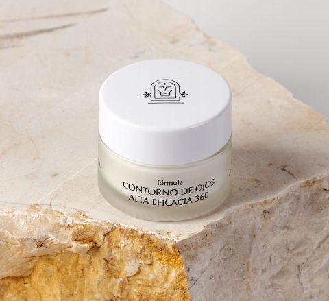 Comprar Bálsamo ARTURO ALBA para el contorno de ojos de alta eficiencia 360 en Gran Farmacia Andorra con una concentración elevada de principios activos para tratar la arruga fina (retinol), la ojera vascular y pigmentaria (Ac. Tranexámico, Vitamina K-Ox y Retinol), bolsas edematosas