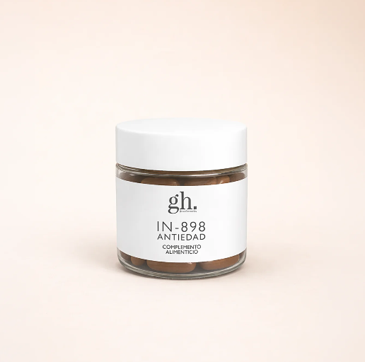 Comprar GEMA HERRERIAS IN-898 ANTIEDAD Complemento alimenticio en Gran Farmacia Andorra. En stock: 60 cápsulas Complemento alimenticio para Código Piel® arrugas y/o flacidez o piel muy seca.  Complemento alimenticio para el cuidado de la piel con fitoceramidas Ceramosides™, ácido hialurónico, niacina, magnesio, extracto de raíz de ashwagandha KSM-66® y aceites de linaza y onagra.Pensado para adultos a partir de los 35 años que quieren completar su rutina tópica con un complemento alimenticio, dentro del concepto Cosmética IN-tegrada. Producto terminado evaluado en un ensayo clínico aleatorizado y controlado con placebo, con seguimiento dermatológico a 28 y 56 días. Cantidad diaria recomendada: 2 cápsulas.