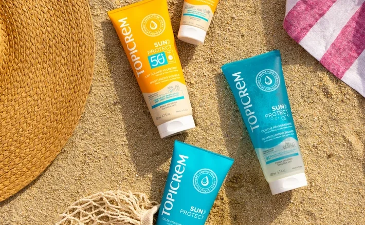 SUN PROTECT: Protección solar de Topicrem. La Rutina SUN PROTECT Para disfrutar del sol con total tranquilidad. PROTECCIÓN SOLAR, nuestra gama de protección solar de muy alta protección, con una fragancia adictiva y texturas lujosas. Protege e hidrata la piel sensible expuesta al sol.