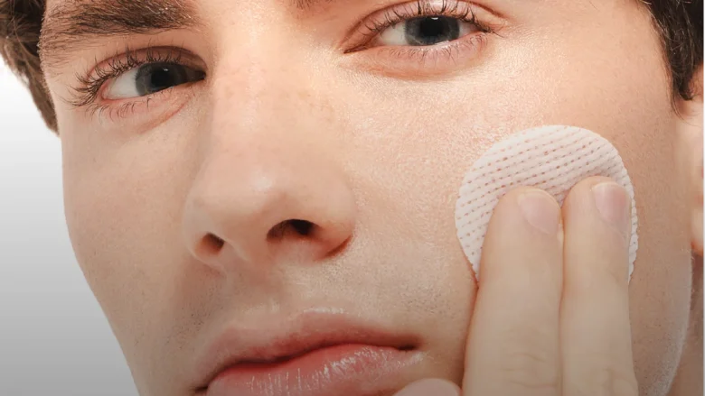 COMPRAR PEELING 10 AHA Piel resistente en Gran Farmacia Andorra [Iniciación] En stock 20 discos Peeling químico de iniciación con 10 % alfahidroxiácidos. Formulado con 10 % de alfahidroxiácidos (AHA): 5 % ácido glicólico, 2,5 % ácido cítrico, 2,5 % ácido málico. Enriquecido con extractos de papaya, pepino y aloe vera. Indicado para Código Piel® resistente. Posee propiedades antiedad, exfoliantes y despigmentantes. Reduce las imperfecciones.