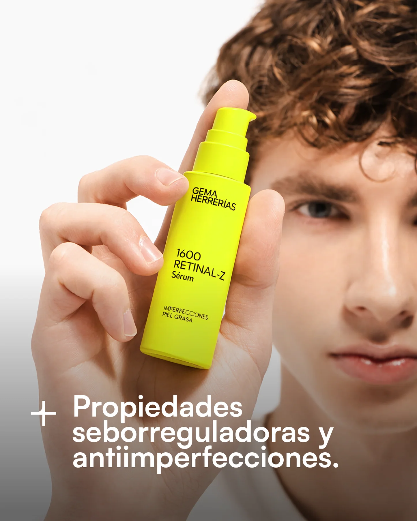 Comprar gh 1600 RETINAL-Z de Gema Herrerías en Gran Farmacia Andorra, sérum nocturno intensivo de alta tolerancia diseñado específicamente para el tratamiento de pieles grasas, mixtas y con tendencia acneica.  Su fórmula destaca por la tecnología patentada gh Retin2 Z-Peptide, que combina una potente acción renovadora con una excelente compatibilidad cutánea. El precio oficial de lanzamiento para el envase de 30 ml 🧪 Componentes clave y formulación El producto basa su eficacia en un complejo multirretinoide avanzado que minimiza la irritación habitual de los retinoides tradicionales:  0,05 % Retinaldehído puro: Encapsulado en lipovesículas (LipoVes®) para garantizar una penetración óptima, máxima estabilidad y una acción renovadora profunda. 0,1 % Retinoato de tocoferilo: Un derivado del retinol de última generación que acelera la renovación celular y perfecciona la textura de la piel. Complejo de Hexapéptido con Zinc: Actúa reduciendo la hiperqueratinización (obstrucción de poros) y controlando las bacterias causantes de las imperfecciones. 3 % Niacinamida: Un activo multifuncional que calma las rojeces, regula la producción de grasa y ayuda a difuminar las marcas oscuras posinflamatorias.  0,4 % Bisabolol: Ingrediente de origen natural con marcadas propiedades calmantes, reparadoras y cicatrizantes. [1, 2] 🎯 Indicaciones principales Está especialmente recomendado para tratar afecciones específicas de la piel del rostro:  Acné tanto adolescente como adulto (hormonal). Rosácea papulopustulosa y dermatitis seborreica facial. Poros muy dilatados, textura irregular e hipersecreción de sebo.  📈 Resultados clínicos demostrados (a los 56 días): Los estudios en panelistas reflejan una alta eficacia manteniendo un 100 % de tolerancia cutánea: Reducción de hasta el 72,7 % en lesiones inflamatorias (granos). Descenso de hasta el 74,3 % en el contenido de sebo de la piel. Disminución de hasta el 31,5 % de la pigmentación en las manchas o marcas postimperfección.