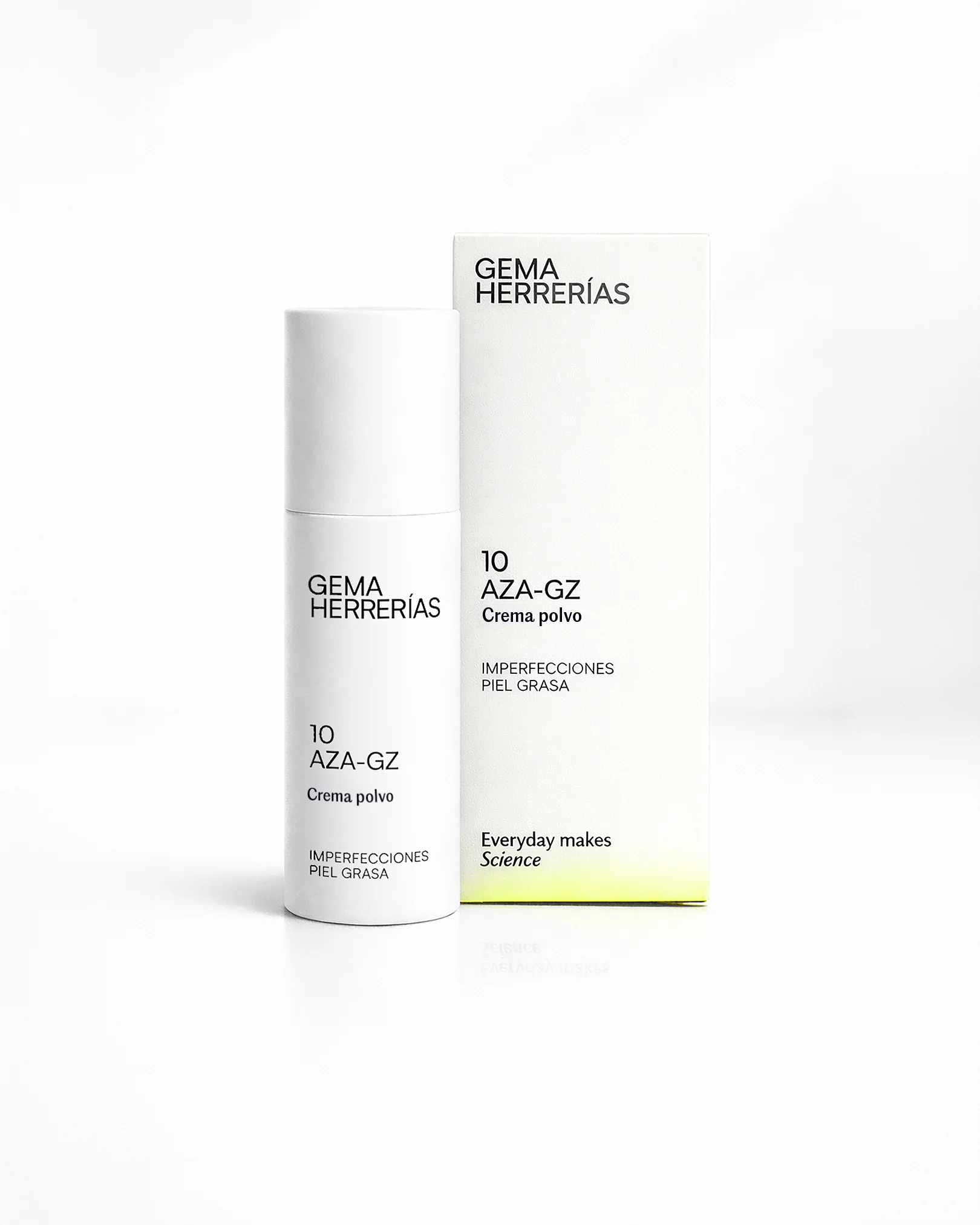 Comprar gh Gema Herrerías 10 AZA-GZ Crema Polvo Imperfeccions en Gran Farmàcia Andorra és un tractament facial multifunció intensiu dissenyat específicament per a pells mixtes o grasses amb tendència acneica, vermellors, marques o pigmentació irregular. Està formulada amb la tecnologia AzaPowder Complex, que destaca per la seva textura lleugera no grassa i un acabat sedós similar a l'efecte de la pols, sense deixar residus. Ingredients clau i com funcionen 10 % d'Àcid Azelaic pur (origen vegetal): Té acció antibacteriana i seborregulador. Redueix el greix, desobstrueix els porus i prevé l'aparició de grans o punts negres.  Extracte de Regalèssia: Aporta propietats, despigmentants i antioxidants, ideals per difuminar les taques fosques o marques postinflamatòries que deixen els granets.  Extracte de Gingebre: Ofereix una potent acció antiinflamatòria que calma les vermelloses a la pell i redueix la inflor de les imperfeccions. Beneficis principals Regula el sèbum i matifica la pell grassa. Disminueix les imperfeccions de l'acne i prevé i evita nous brots. Unifica el to de la pell, actuant directament sobre taques de melasma o cicatrius de granets. Manté la hidratació i elasticitat de la pell sense aportar pes ni greix. Com s'ha d'utilitzar? S'aplica generalment una o dues pulsacions de producte sobre la pell neta i seca, estenent-lo uniformement per tot el rostre o només a les zones afectades. S'aconsella fer-ho preferentment a la nit i és imprescindible fer servir protecció solar alta l'endemà al matí.